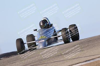 media/Oct-26-2025-CalClub SCCA (Sun) [[8ce1e69566]]/Group 6/Grapevine/